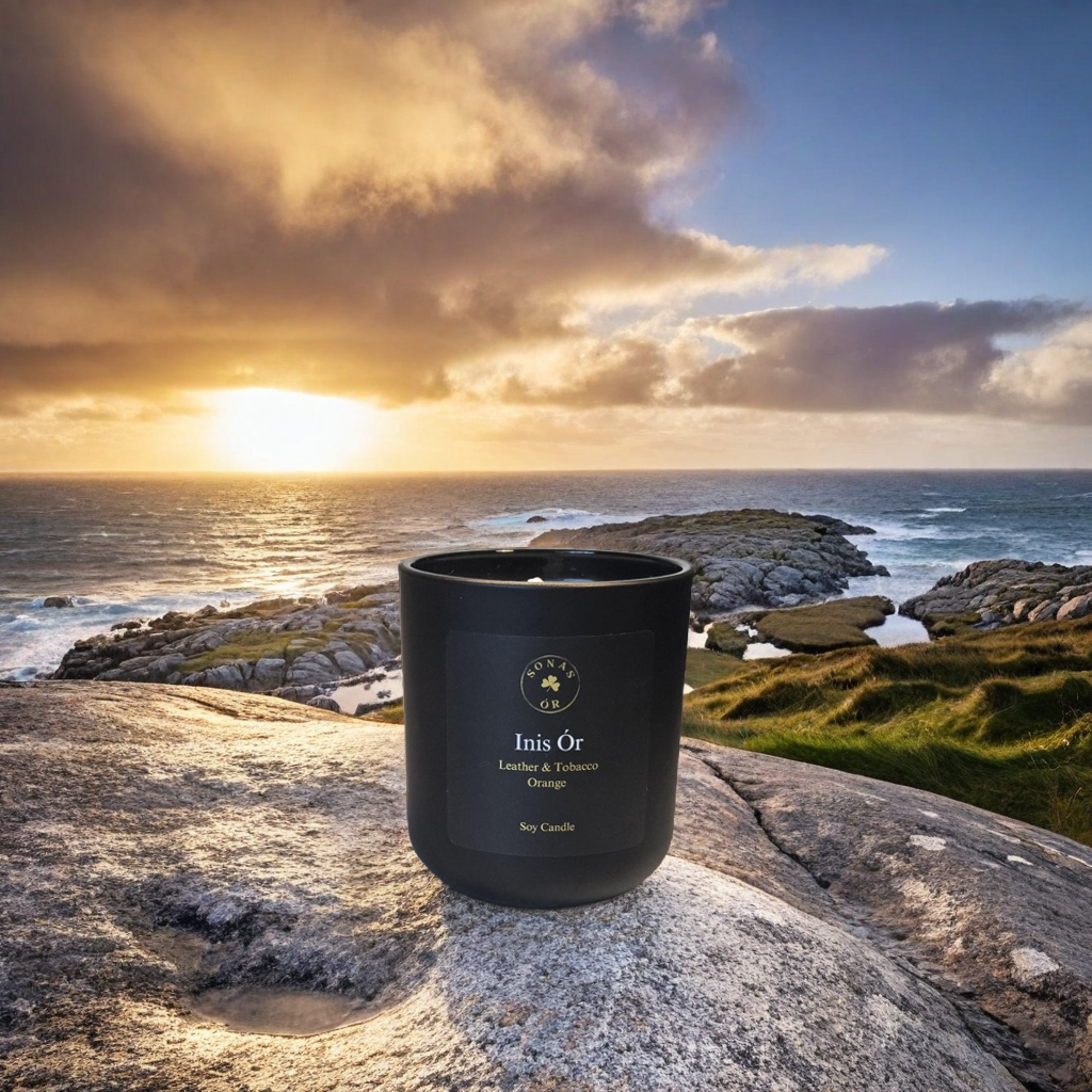 Inis Ór candle - Leather, tobacco, orange, vanilla