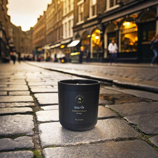 Inis Ór [Island Gold] luxury soy candle with leather, tobacco, orange & vanilla, notes, hand-poured by Sonas Óir in BC.